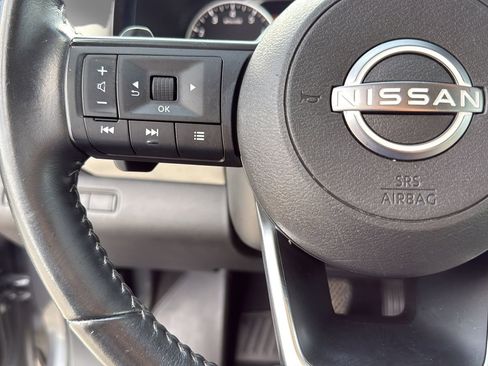 Used 2024 Nissan Pathfinder SV FWD image 16
