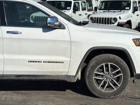 Certified 2019 Jeep Grand Cherokee Limited image 4