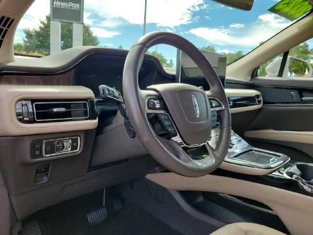 Used 2023 Lincoln Nautilus Reserve AWD/4WD image 6
