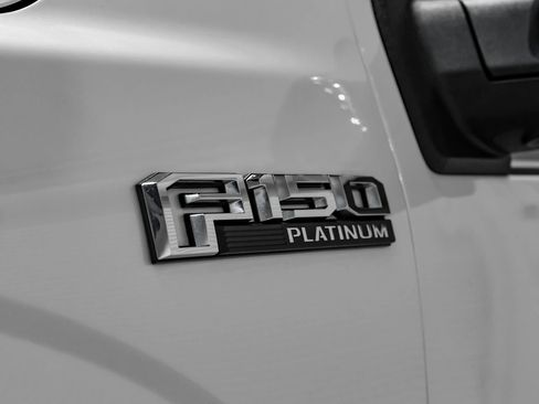 Used 2015 Ford F150 Platinum w/ Equipment Group 701A Luxury AWD/4WD image 59