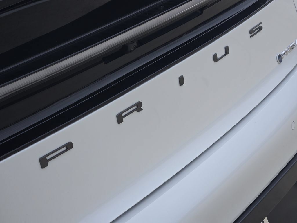 New 2026 Toyota Prius Plug-In Hybrid FWD image 7
