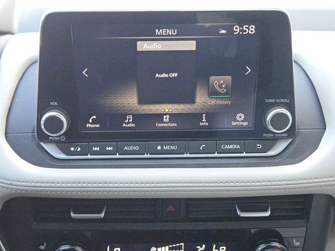 Used 2023 Nissan Rogue SV w/ SV Premium B Package image 18