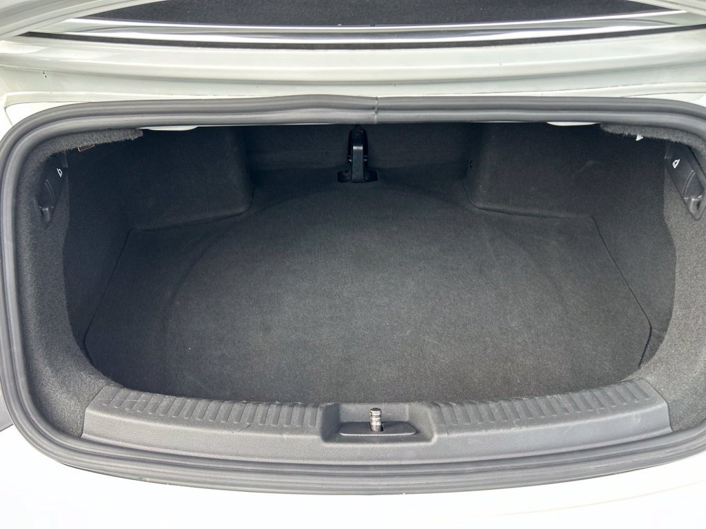Used 2018 Volkswagen Beetle 2.0T S FWD image 32