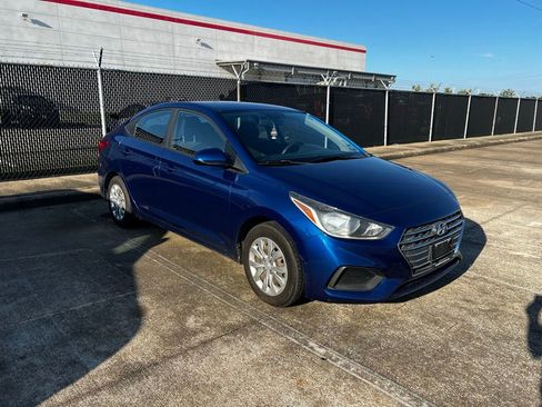 Used 2019 Hyundai Accent SE FWD image 3