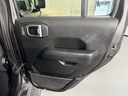 Used 2021 Jeep Wrangler Unlimited Sahara AWD/4WD image 28
