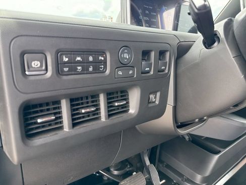 Used 2024 Chevrolet Brightdrop 600 w/ Battery Pack, Max Range AWD/4WD image 22