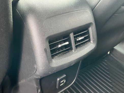 Used 2021 Chevrolet Equinox LT image 30