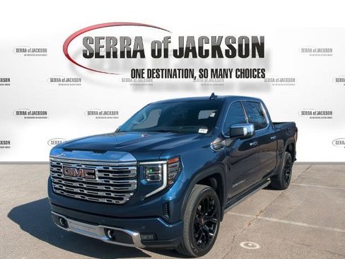 Used 2023 GMC Sierra 1500 Denali w/ Denali Reserve Package image 4