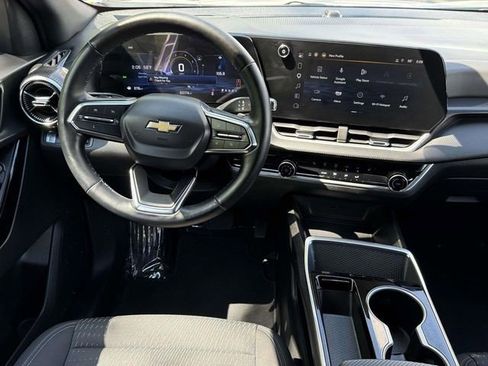 Certified 2025 Chevrolet Equinox LT w/ Safety and Technology Package FWD image 13