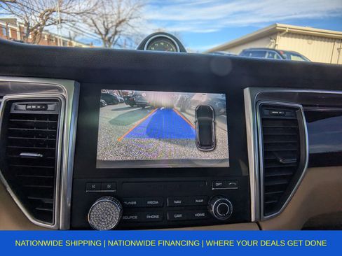 Used 2018 Porsche Macan image 26