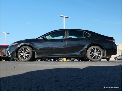 Used 2023 Toyota Camry SE image 16