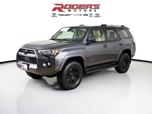 Certified 2022 Toyota 4Runner SR5 Premium image 3
