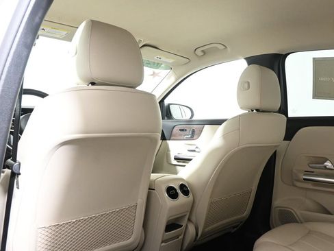 Certified 2023 Mercedes-Benz GLA 250 4MATIC image 29