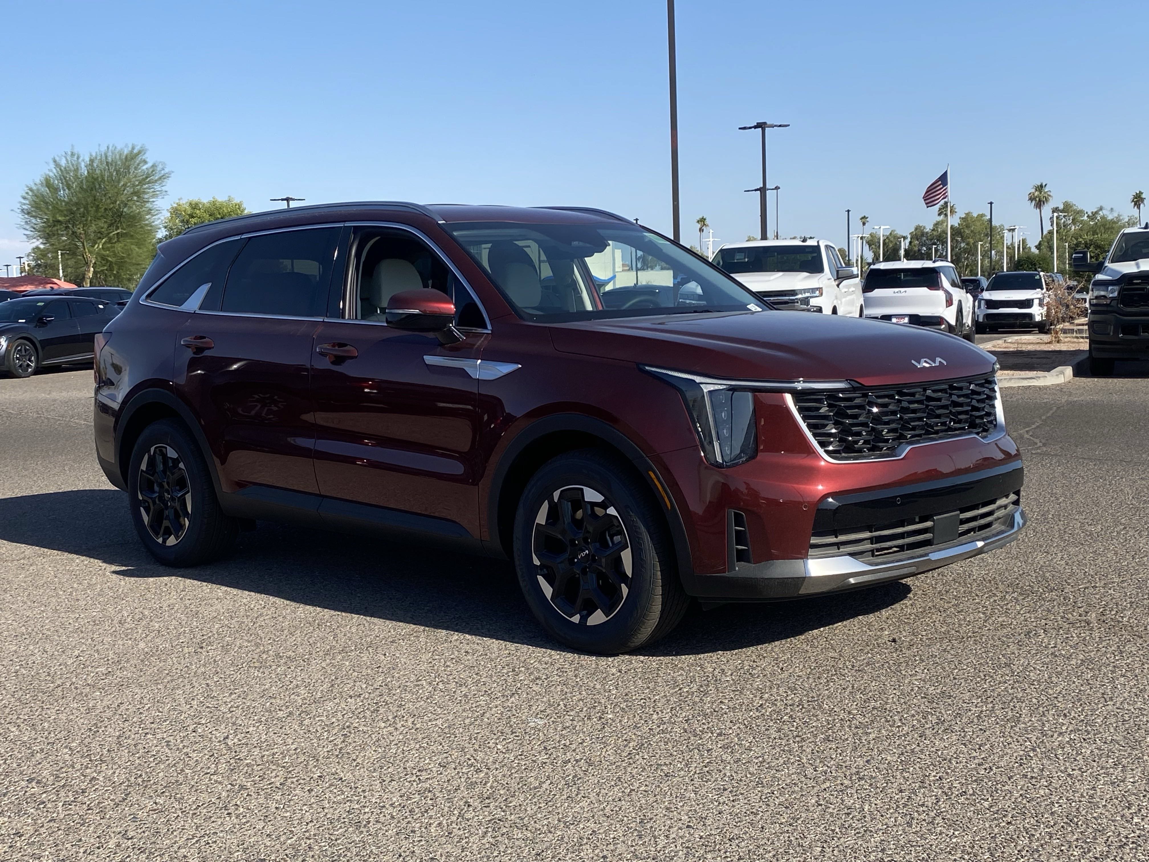 Certified 2025 Kia Sorento S FWD image 7