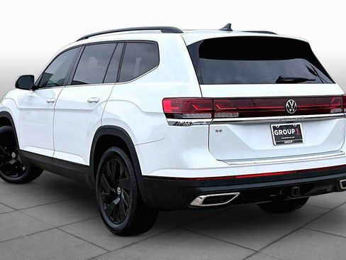 Used 2024 Volkswagen Atlas SE FWD image 12