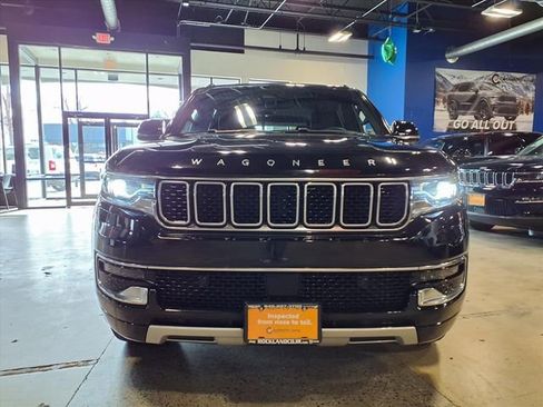 Used 2024 Jeep Wagoneer L Series II w/ Flexible Seating Group image 2