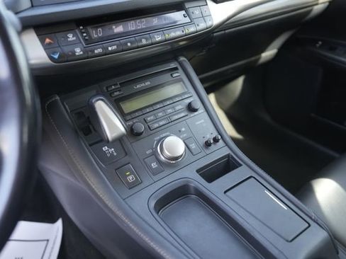 Used 2015 Lexus CT 200h w/ Seat Comfort Package image 29