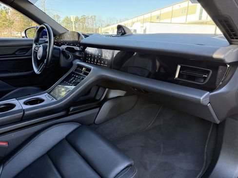 Used 2020 Porsche Taycan 4S image 23