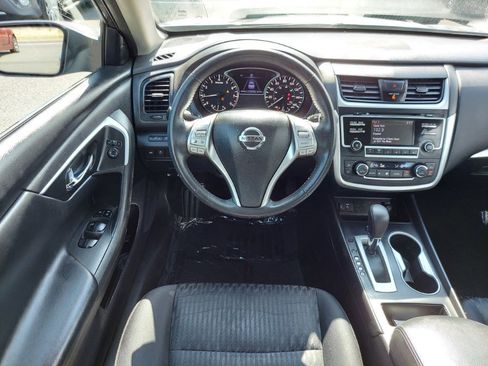 Used 2017 Nissan Altima 2.5 SV image 15