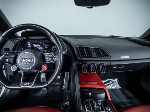 Used 2018 Audi R8 V10 w/ Premium Package RWD image 42