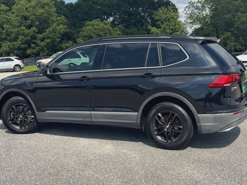 Used 2018 Volkswagen Tiguan SE w/ Panoramic Sunroof Package FWD image 6