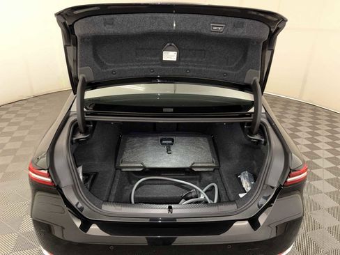 Used 2026 BMW i5 eDrive40 w/ Premium Package image 24