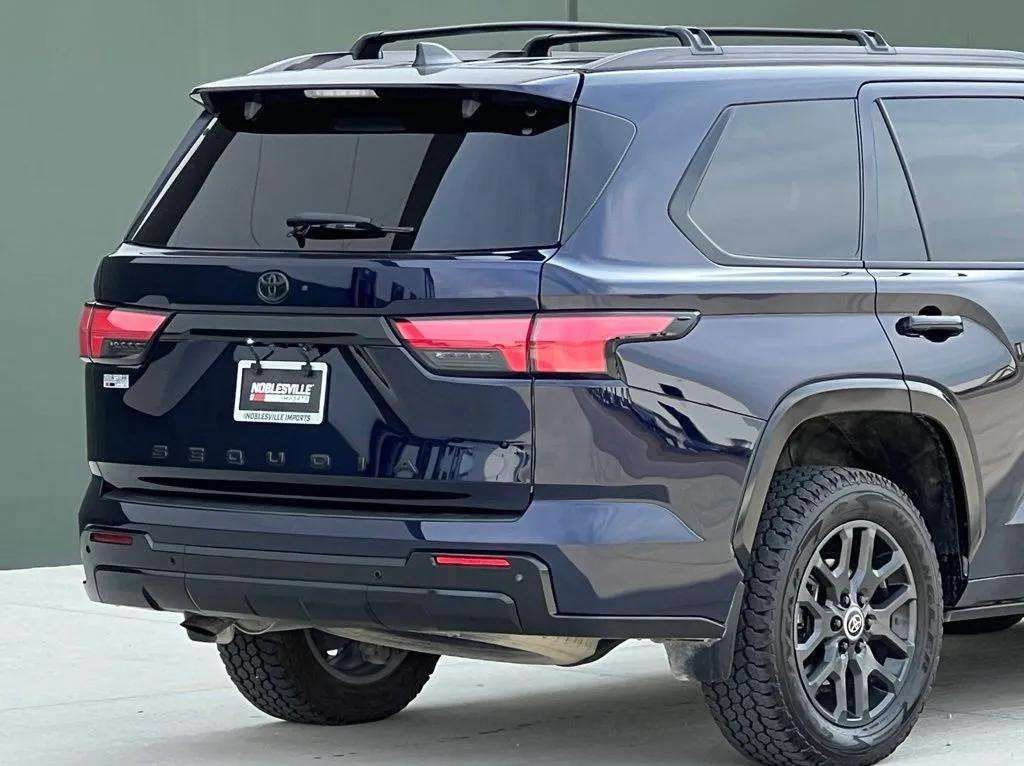 Used 2024 Toyota Sequoia Platinum AWD/4WD image 44