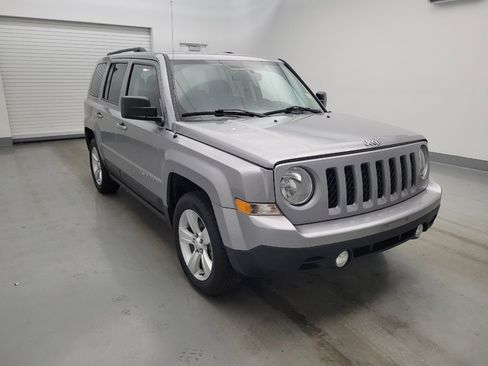 Used 2016 Jeep Patriot Latitude FWD image 14