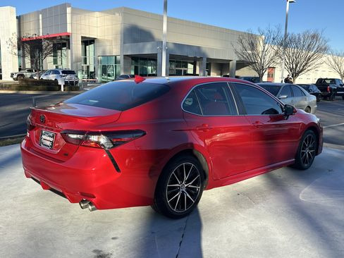 Certified 2022 Toyota Camry SE image 10
