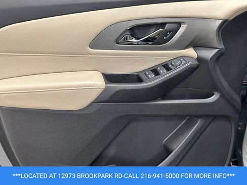 Used 2023 Chevrolet Traverse LS FWD image 7
