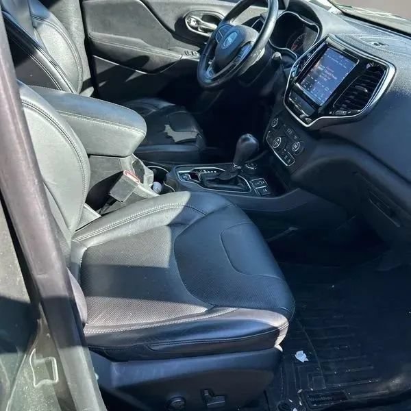 Used 2019 Jeep Cherokee Limited AWD/4WD image 11