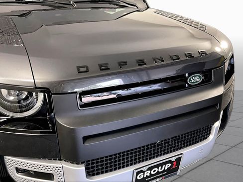 Used 2022 Land Rover Defender 110 S AWD/4WD image 28
