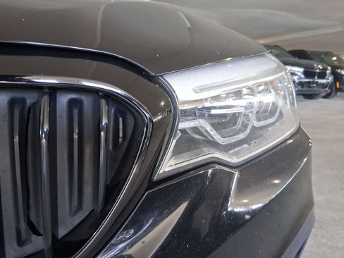 Used 2018 BMW 540i w/ M Sport Package image 10