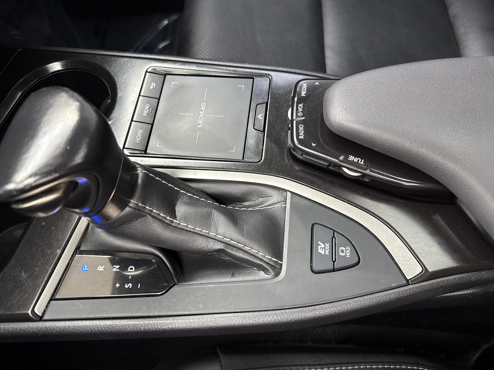 Used 2021 Lexus UX 250h w/ Premium Package AWD/4WD image 29