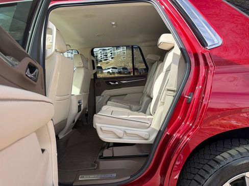 Used 2021 GMC Yukon Denali w/ Advanced Technology Package image 21