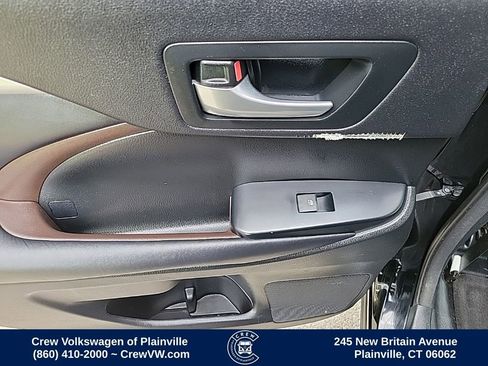 Used 2016 Toyota Highlander XLE AWD/4WD image 50