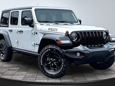 Used 2023 Jeep Wrangler Unlimited w/ 8.4" Radio Group AWD/4WD image 3