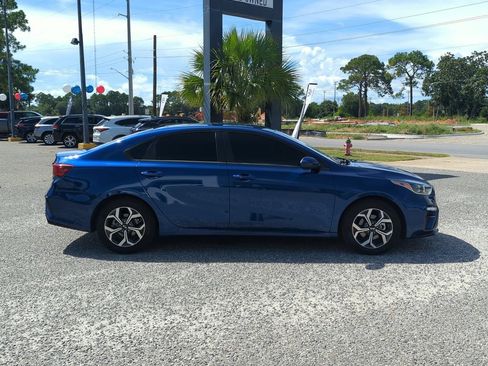 Used 2021 Kia Forte LXS FWD image 8