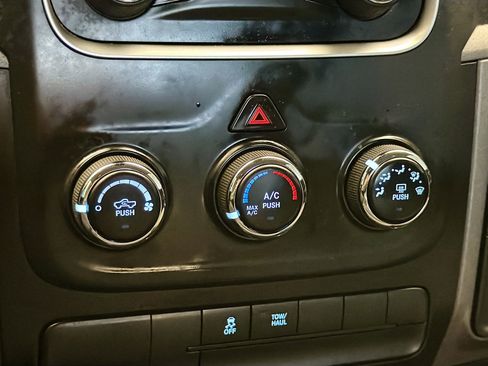 Used 2017 RAM 1500 Express image 10