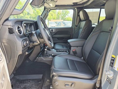 New 2026 Jeep Gladiator Mojave AWD/4WD image 15