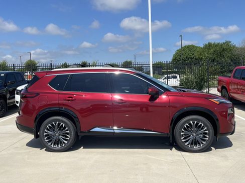 New 2026 Nissan Rogue Platinum AWD/4WD image 3
