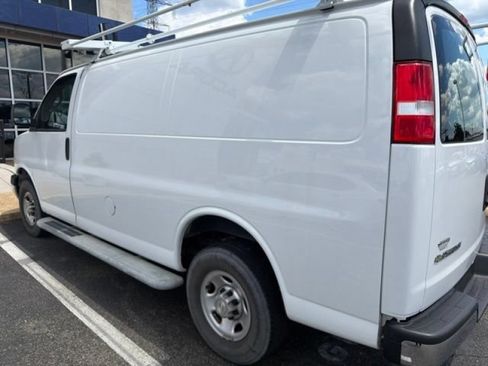 Used 2021 Chevrolet Express 2500 w/ Driver Convenience Package RWD image 9