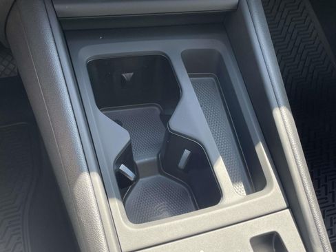 New 2026 Volkswagen Tiguan SE FWD image 27
