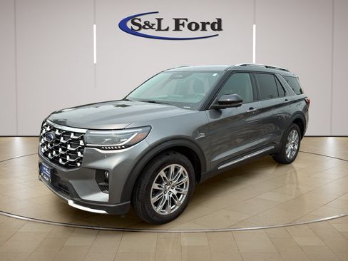 Certified 2026 Ford Explorer Platinum AWD/4WD image 1