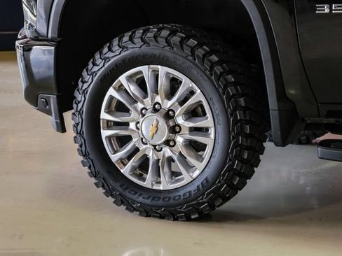 Used 2022 Chevrolet Silverado 3500 High Country w/ Technology Package AWD/4WD image 55