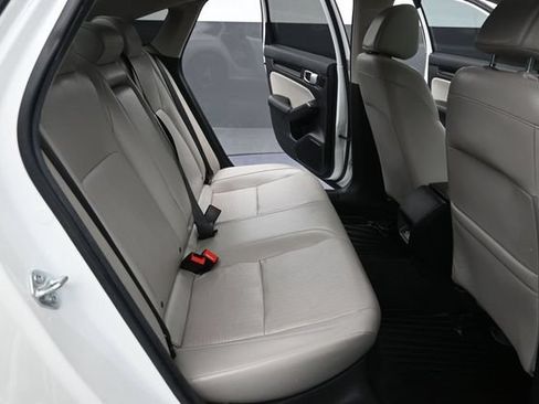 Certified 2024 Honda Civic Touring image 10