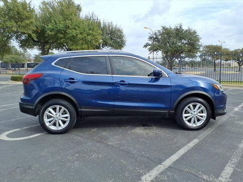 Used 2018 Nissan Rogue Sport SV image 6