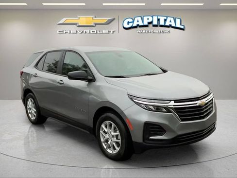 Used 2024 Chevrolet Equinox LS w/ LS Convenience Package FWD image 7