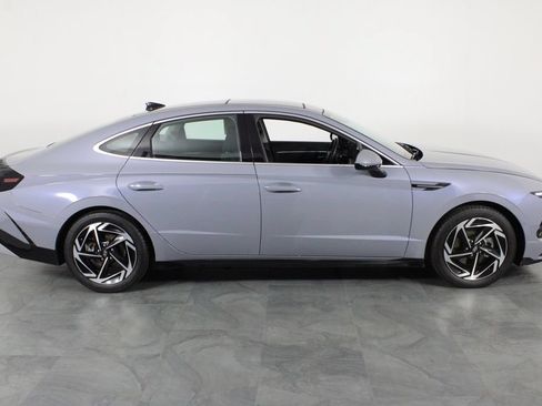 Certified 2024 Hyundai Sonata SEL w/ Convenience Package FWD image 12