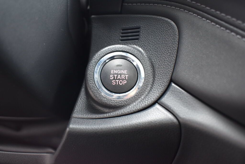 Used 2025 Subaru Outback Limited AWD/4WD image 12
